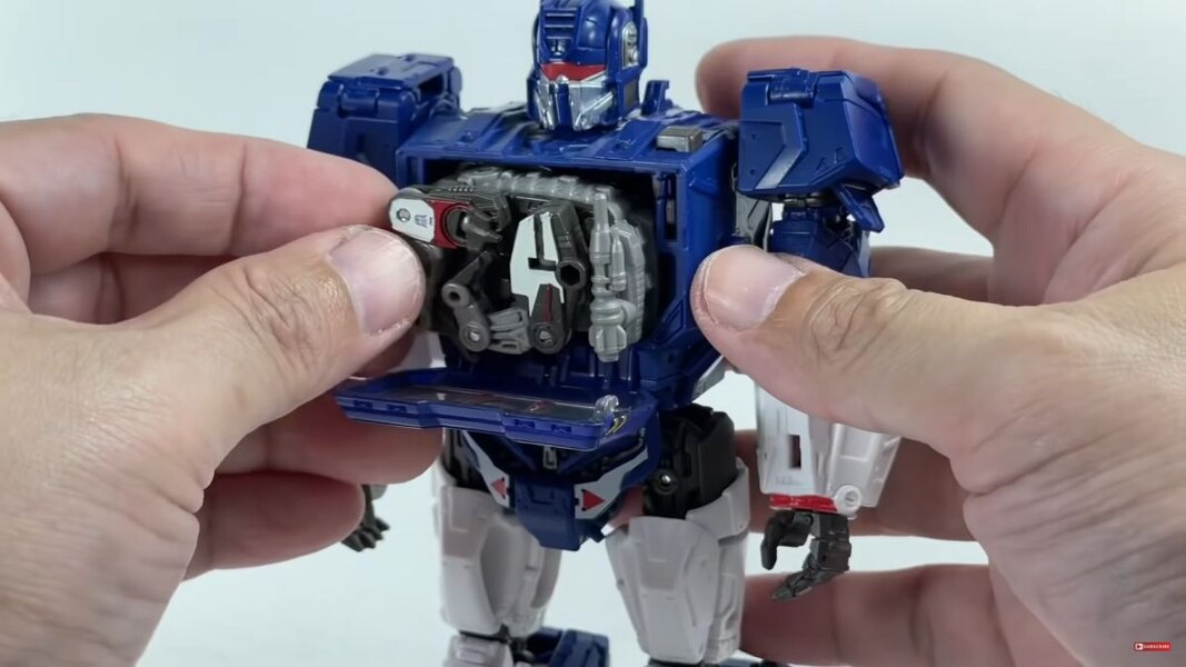 Transformers Studio Series 83 Soundwave & Ravage In Hand Image  (51 of 58)